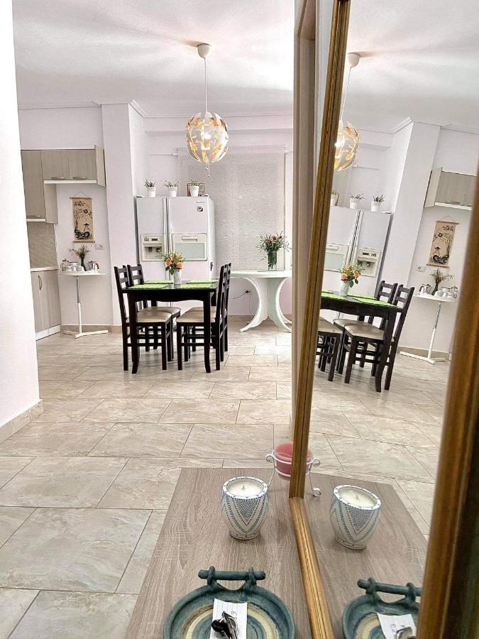 Iraa'S Apartment Sarande Luaran gambar