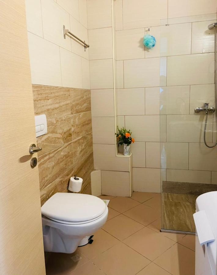Iraa'S Apartment Sarande Luaran gambar